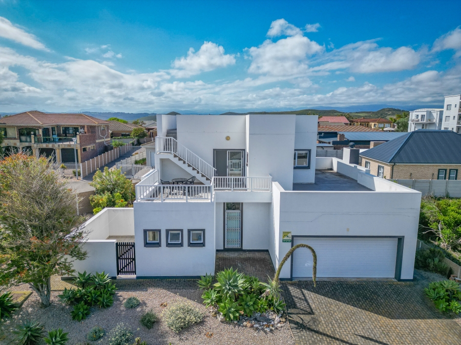 4 Bedroom Property for Sale in Reebok Western Cape